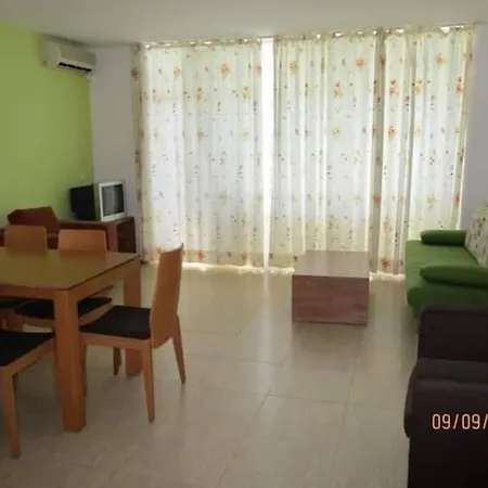 2 Bedroom At Sun Village شقة
